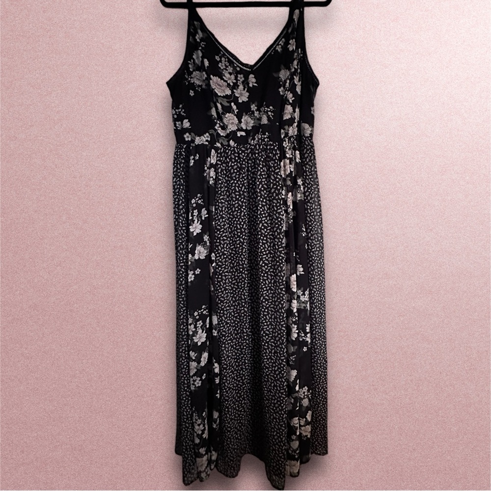 Torrid flowy floral dress. 3